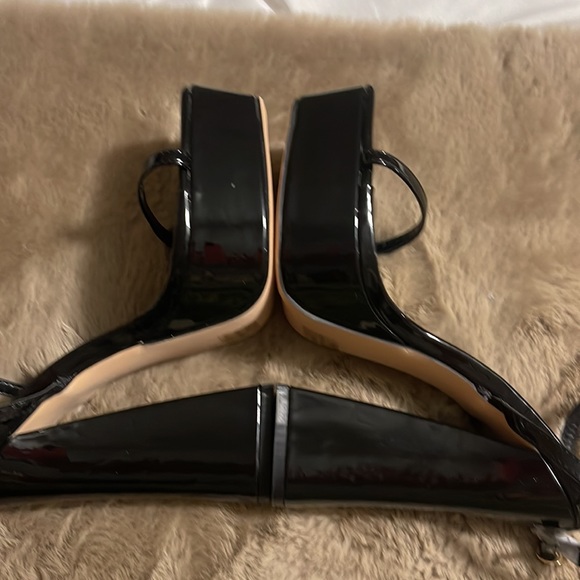 Very nice and new Lemon Drop by privileged Sandals - Picture 5 of 11